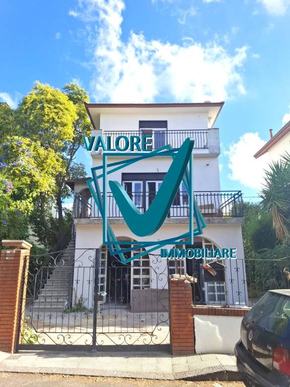 casa indipendente in vendita a San Giovanni la Punta in zona Trappeto