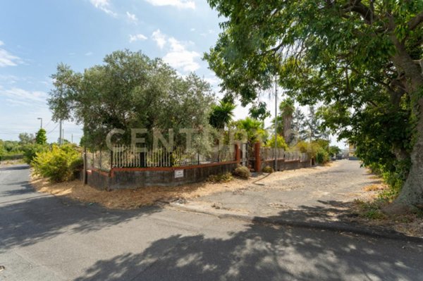 casa indipendente in vendita a San Giovanni la Punta
