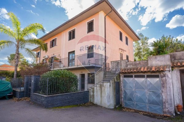casa indipendente in vendita a San Giovanni la Punta