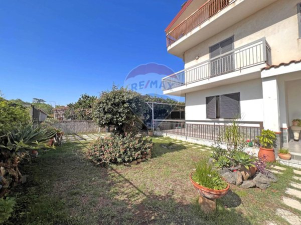 casa indipendente in vendita a San Giovanni la Punta