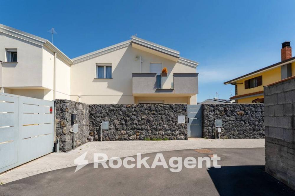 casa indipendente in vendita a San Giovanni la Punta
