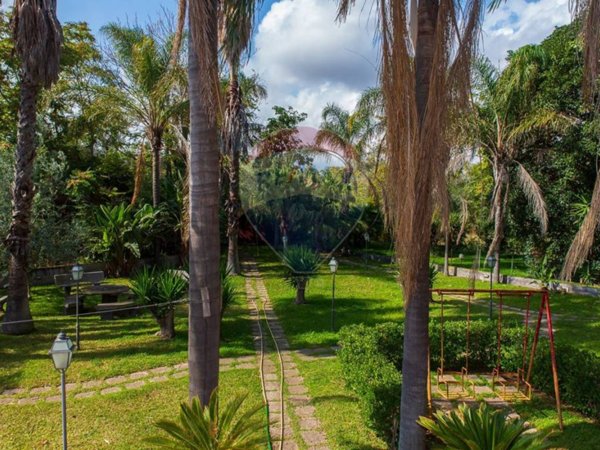 casa indipendente in vendita a San Giovanni la Punta in zona Trappeto