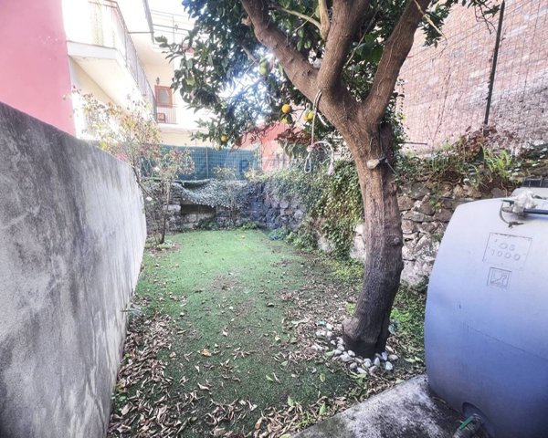 casa semindipendente in vendita a San Giovanni la Punta