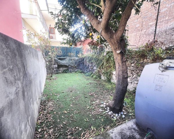 casa indipendente in vendita a San Giovanni la Punta