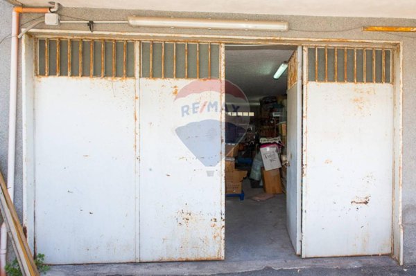 locale di sgombero in vendita a San Giovanni la Punta