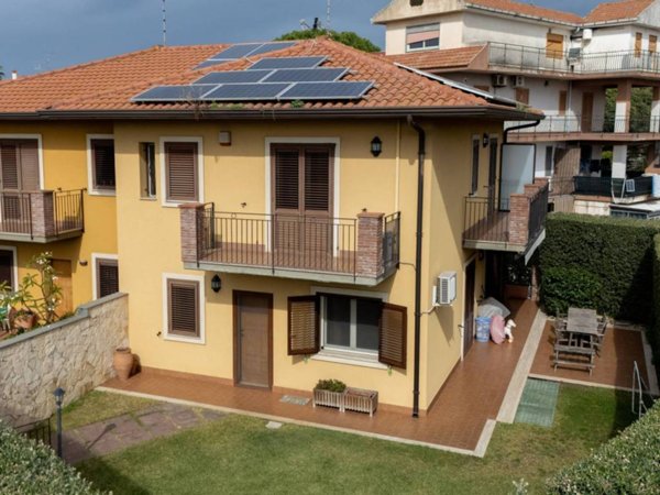 casa indipendente in vendita a San Giovanni la Punta