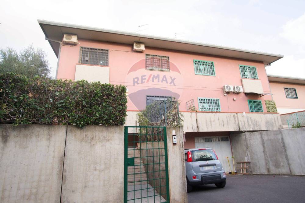 casa indipendente in vendita a San Giovanni la Punta in zona Trappeto