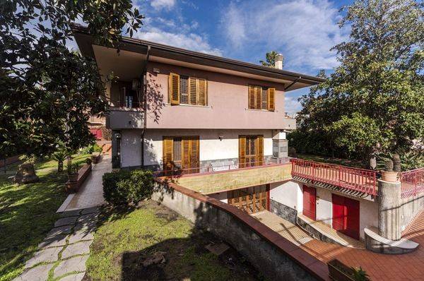 casa indipendente in vendita a San Giovanni la Punta