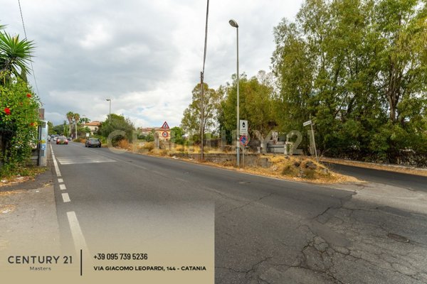 negozio in vendita a San Giovanni la Punta