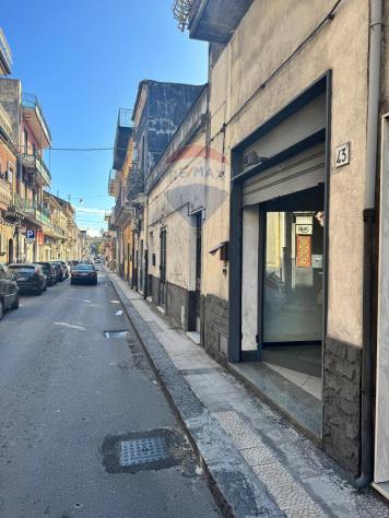 negozio in vendita a San Giovanni la Punta