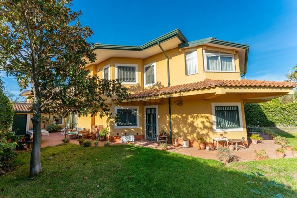 casa indipendente in vendita a San Giovanni la Punta