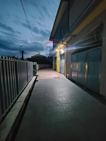 locale di sgombero in vendita a San Giovanni la Punta