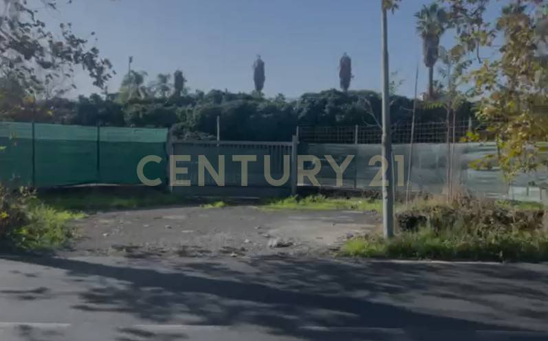 locale commerciale in vendita a San Giovanni la Punta