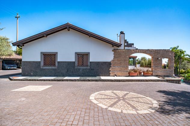 casa indipendente in vendita a San Giovanni la Punta
