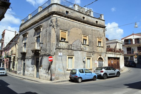 casa indipendente in vendita a San Giovanni la Punta