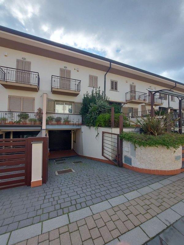 casa indipendente in vendita a San Giovanni la Punta