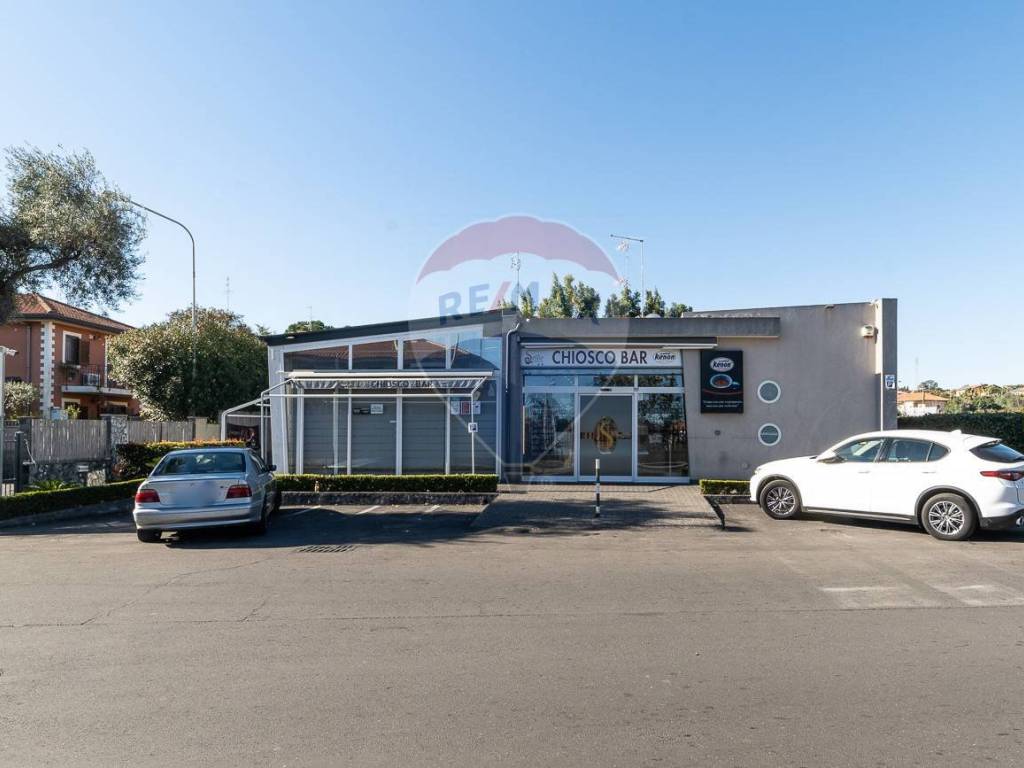 negozio in vendita a San Giovanni la Punta