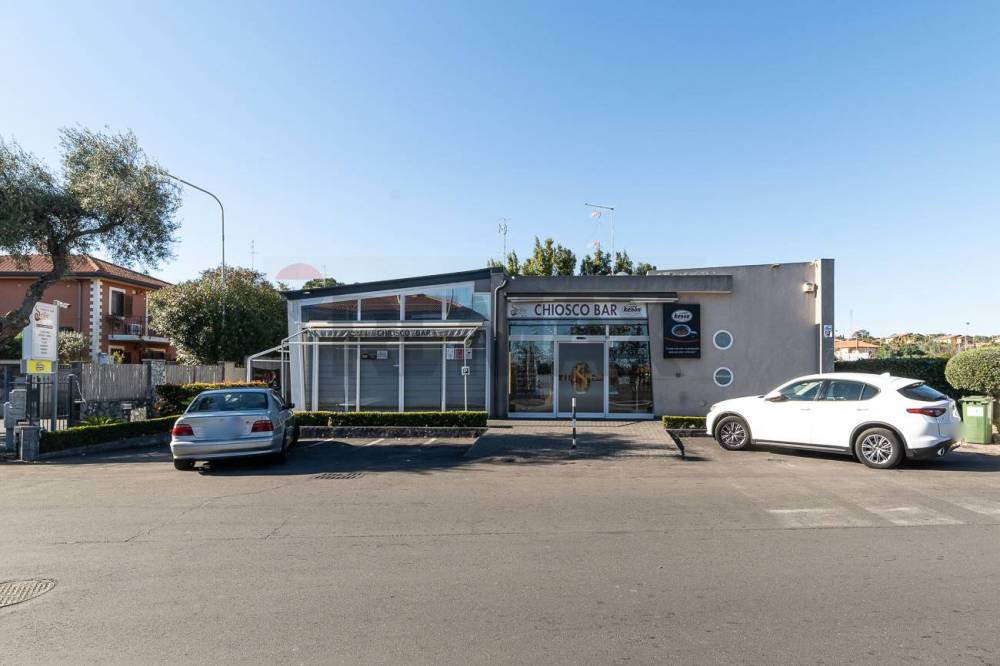 negozio in vendita a San Giovanni la Punta