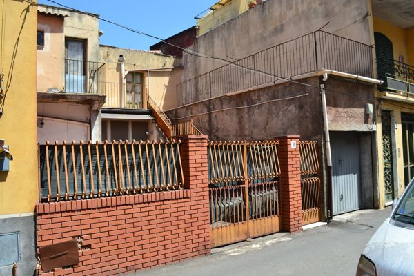 casa indipendente in vendita a San Giovanni la Punta
