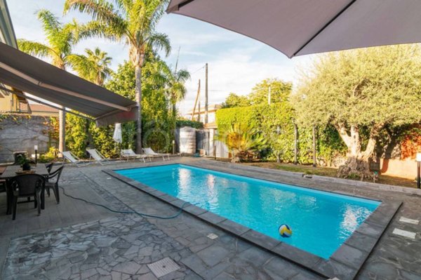 casa indipendente in vendita a San Giovanni la Punta