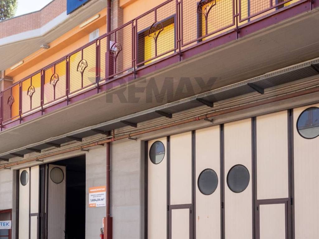 negozio in vendita a San Giovanni la Punta