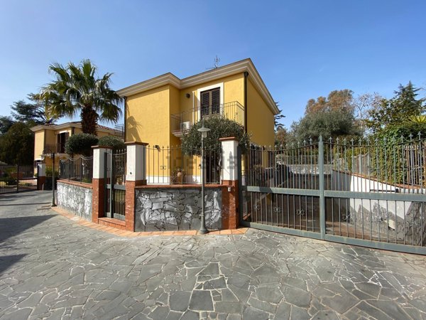 casa indipendente in vendita a San Giovanni la Punta