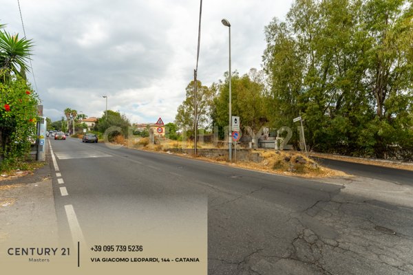 negozio in vendita a San Giovanni la Punta