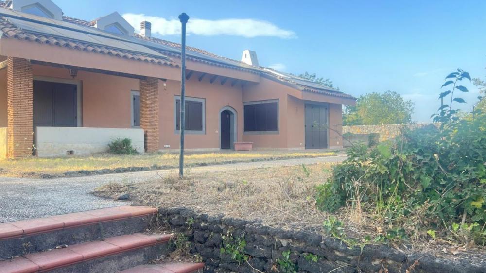 casa indipendente in vendita a San Giovanni la Punta