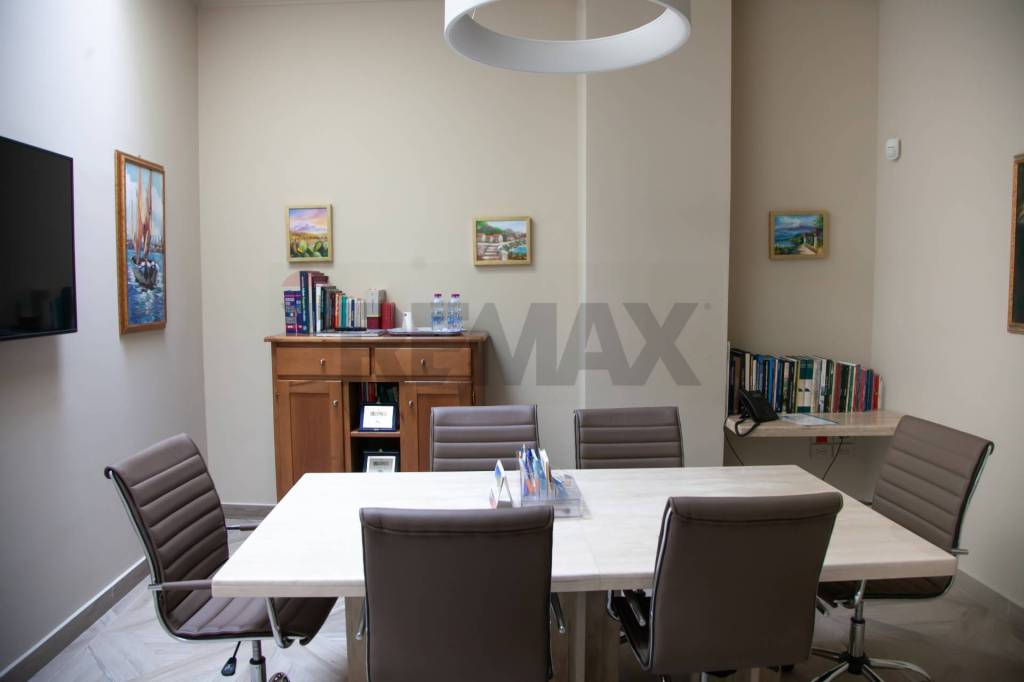 ufficio in vendita a San Giovanni la Punta