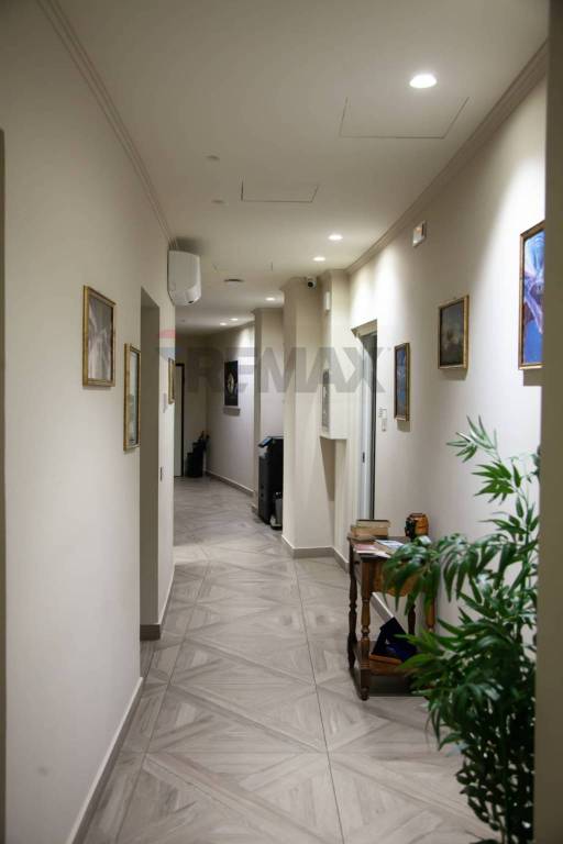 ufficio in vendita a San Giovanni la Punta