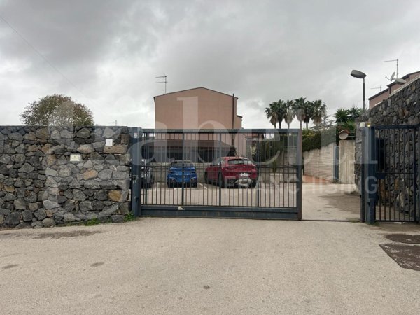 casa indipendente in vendita a San Giovanni la Punta