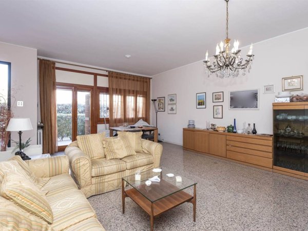 casa indipendente in vendita a San Giovanni la Punta