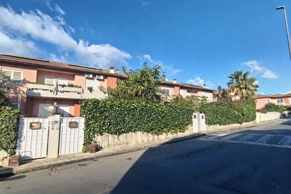 casa indipendente in vendita a San Giovanni la Punta in zona Trappeto