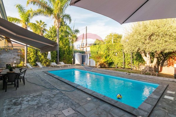 casa indipendente in vendita a San Giovanni la Punta