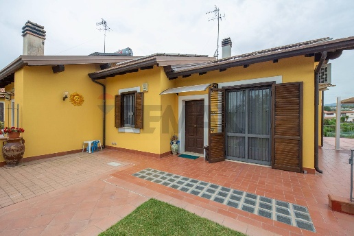 casa indipendente in vendita a San Giovanni la Punta
