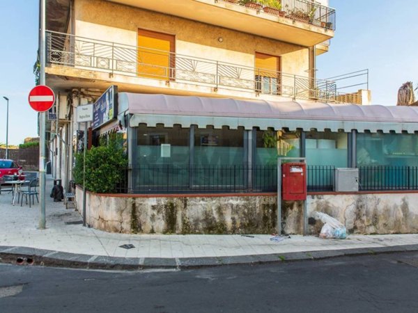 negozio in vendita a San Giovanni la Punta