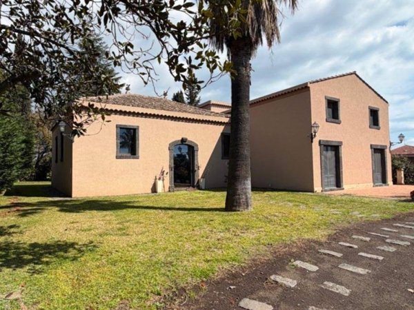casa indipendente in vendita a San Giovanni la Punta