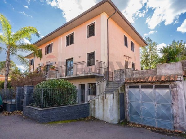 casa indipendente in vendita a San Giovanni la Punta