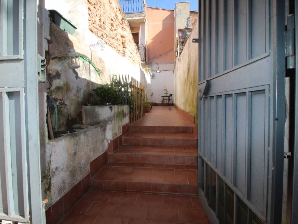 intera palazzina in vendita a San Giovanni la Punta