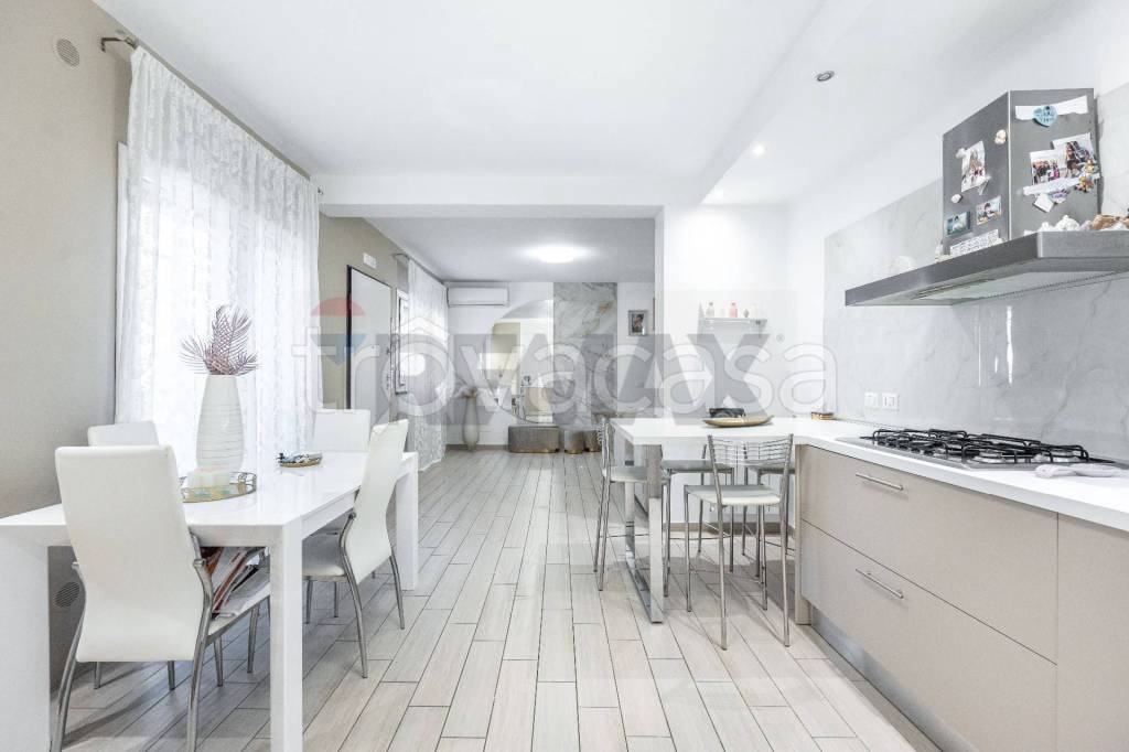 appartamento in vendita a San Giovanni la Punta in zona Trappeto