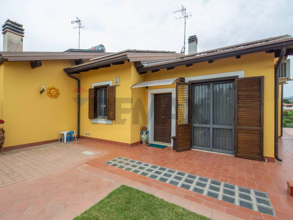 casa indipendente in vendita a San Giovanni la Punta