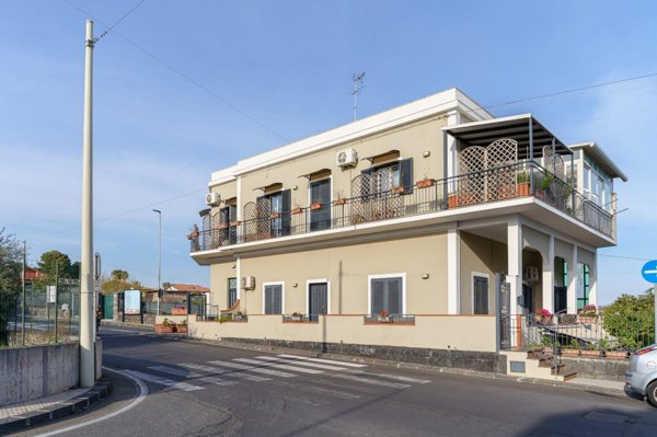 casa indipendente in vendita a San Giovanni la Punta in zona Trappeto