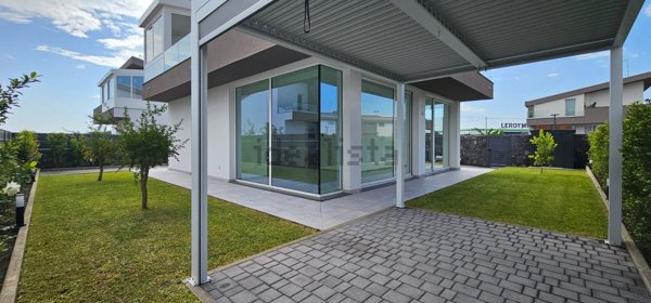 casa indipendente in vendita a San Giovanni la Punta