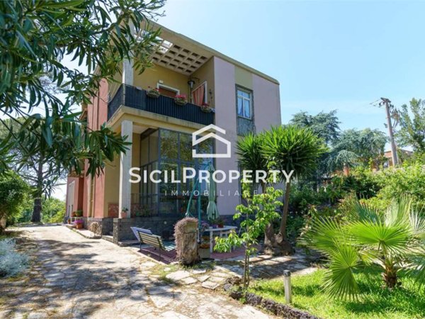 casa indipendente in vendita a San Giovanni la Punta