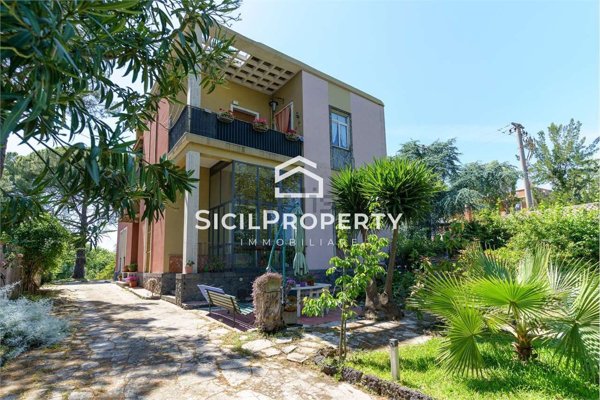 casa indipendente in vendita a San Giovanni la Punta