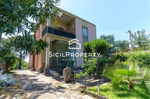 casa indipendente in vendita a San Giovanni la Punta