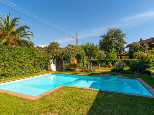 casa indipendente in vendita a San Giovanni la Punta
