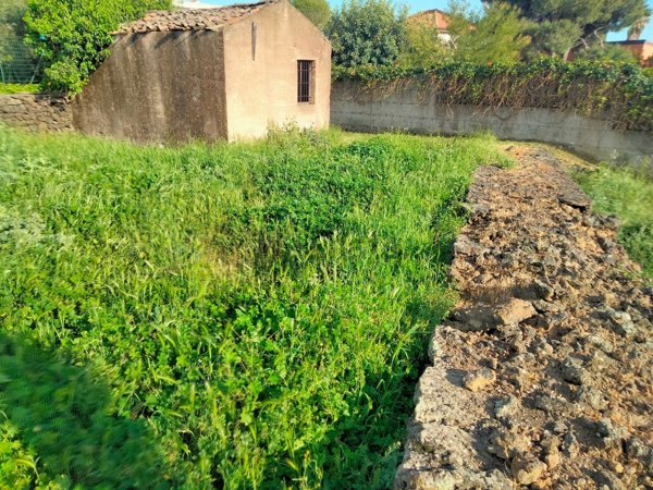 terreno edificabile in vendita a San Giovanni la Punta