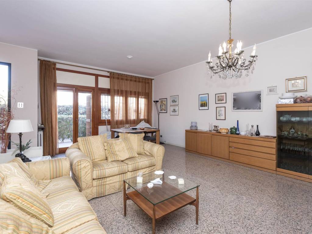 casa indipendente in vendita a San Giovanni la Punta