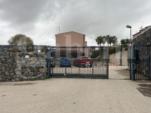 casa indipendente in vendita a San Giovanni la Punta